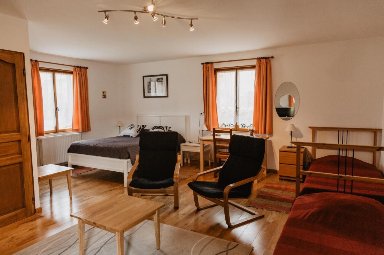 Hotel Les Charmilles De Mormal Landrecies Buitenkant foto