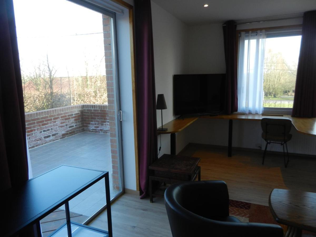 Hotel Les Charmilles De Mormal Landrecies Buitenkant foto