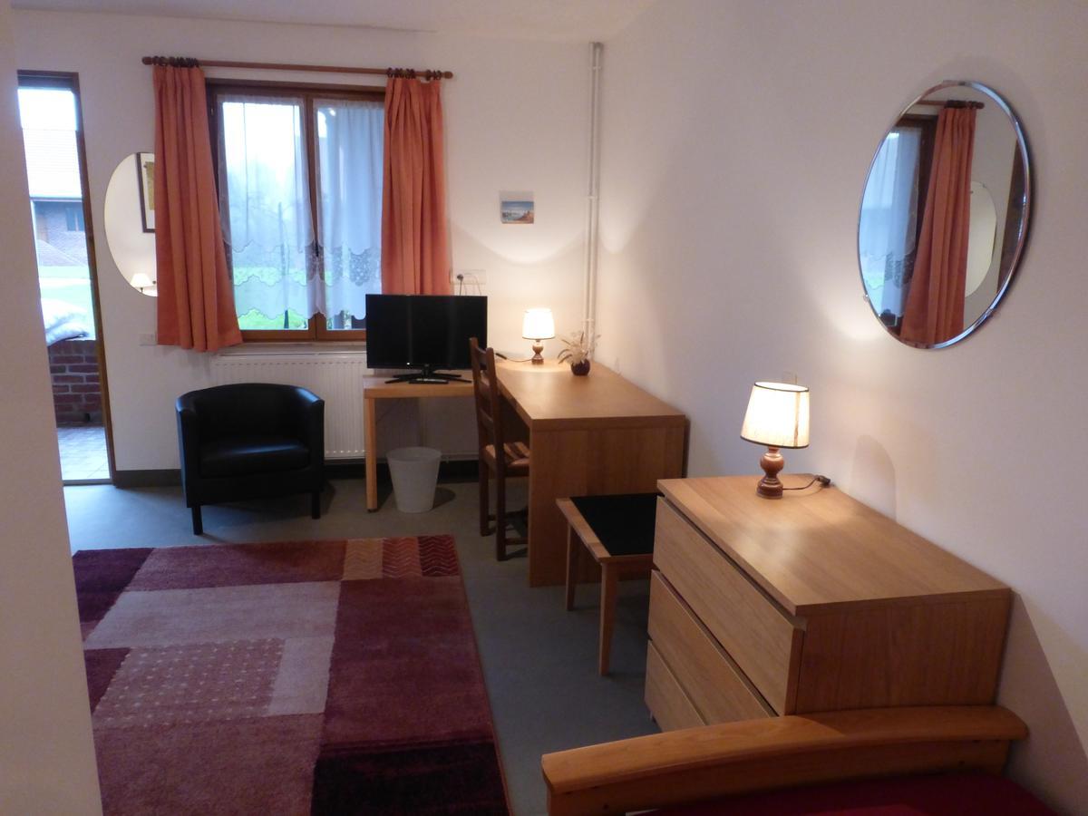 Hotel Les Charmilles De Mormal Landrecies Kamer foto