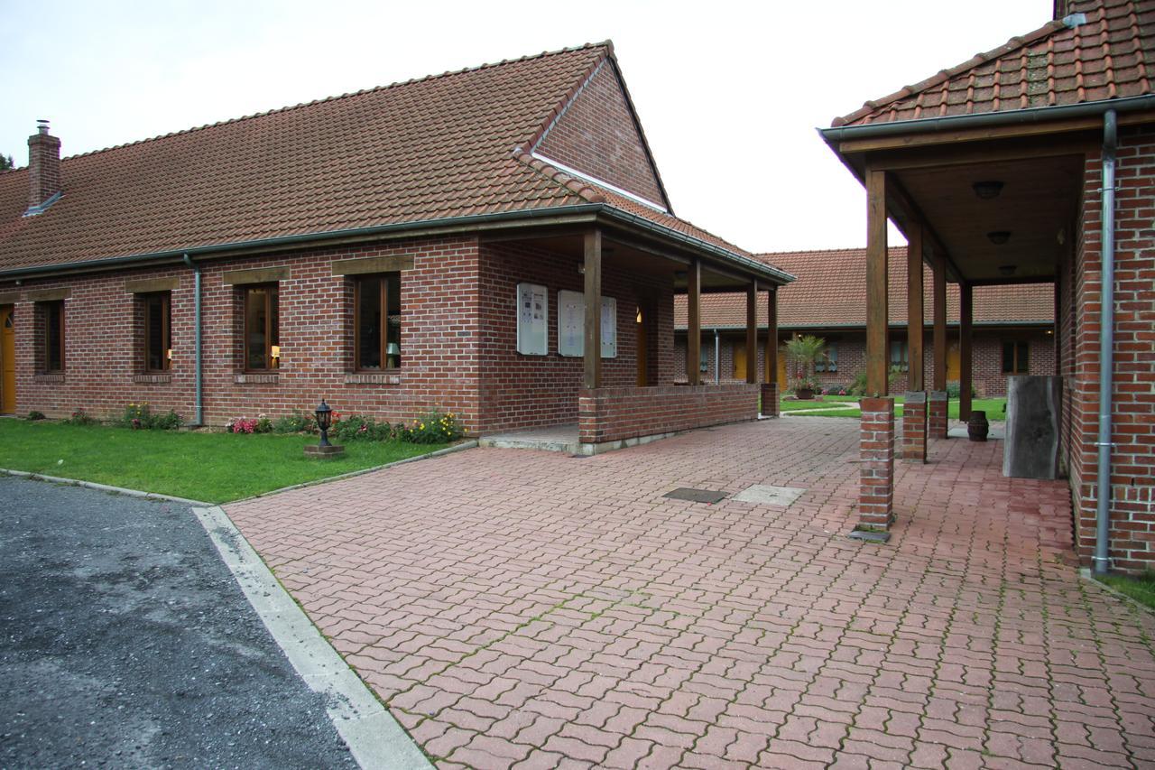 Hotel Les Charmilles De Mormal Landrecies Buitenkant foto