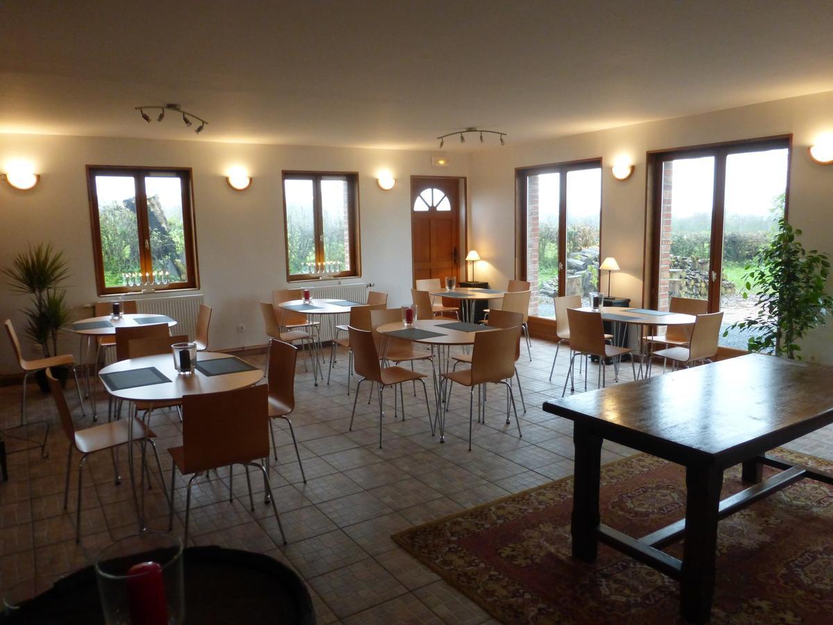 Hotel Les Charmilles De Mormal Landrecies Buitenkant foto
