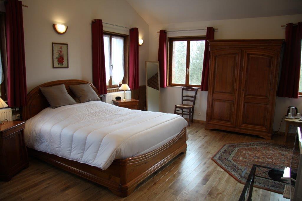 Hotel Les Charmilles De Mormal Landrecies Buitenkant foto